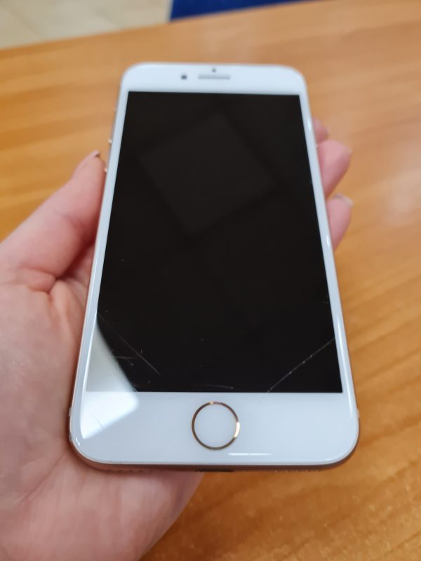 iPhone 8 64GB (Naudotas) - Mobas.lt