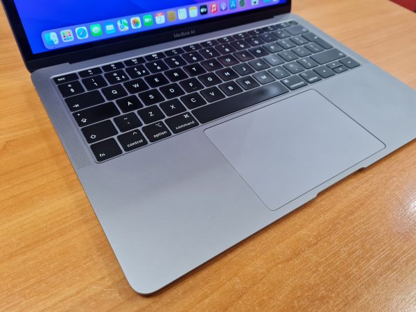Apple MacBook Air 13” 2019, Core i5, 8 GB RAM, 128 GB SSD